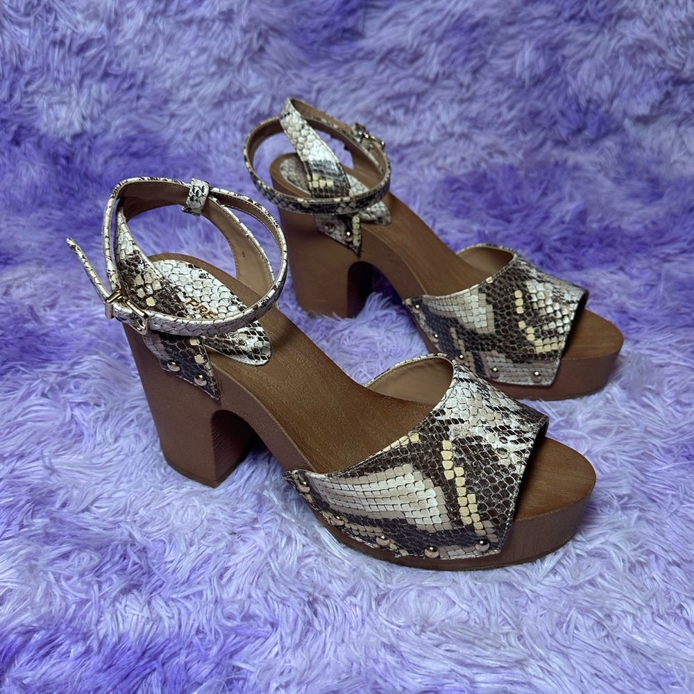 Express Chunky Tan Snakeskin Wedge Heels Strappy Women’s Thick Block Sandals 8M